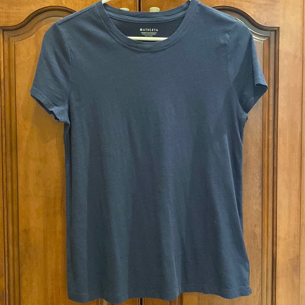Athleta tee